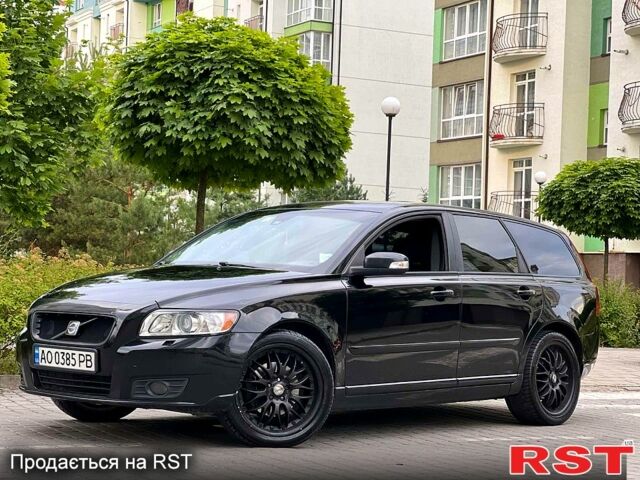 Черный Вольво В50, объемом двигателя 2 л и пробегом 323 тыс. км за 6000 $, фото 2 на Automoto.ua