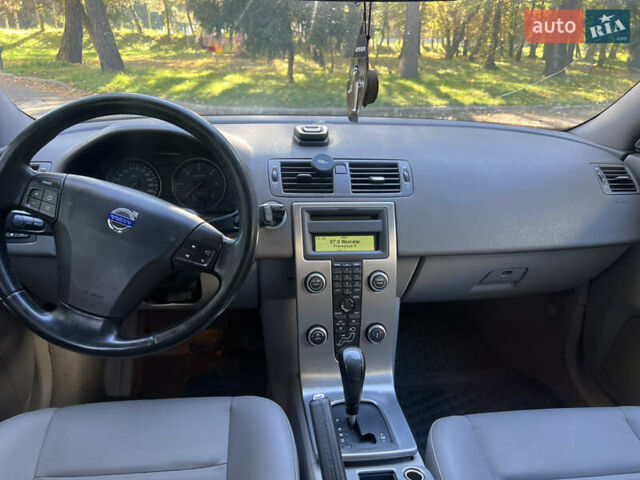 Вольво В50 2008 в Львове на Automoto.ua Черный Вольво В50, объемом двигателя 2 л и пробегом 333 тыс. км за 6400 $, фото 13 на Automoto.ua