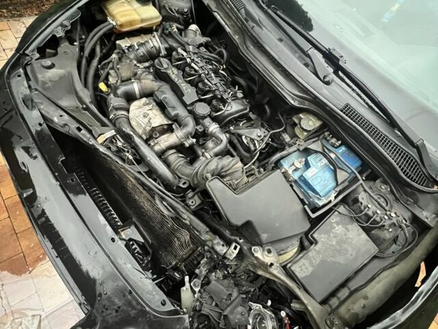 Черный Вольво В50, объемом двигателя 1.6 л и пробегом 217 тыс. км за 3000 $, фото 2 на Automoto.ua