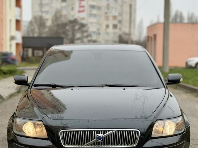 Черный Вольво В50, объемом двигателя 0 л и пробегом 250 тыс. км за 3000 $, фото 1 на Automoto.ua