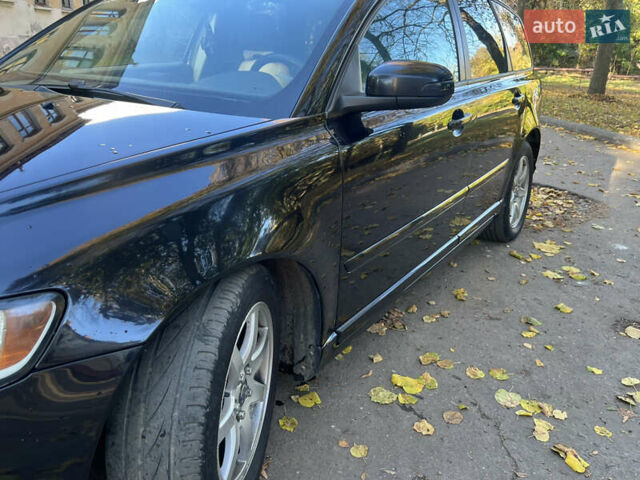 Вольво В50 2008 в Львове на Automoto.ua Черный Вольво В50, объемом двигателя 2 л и пробегом 333 тыс. км за 6400 $, фото 9 на Automoto.ua