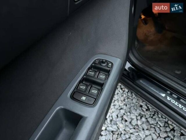 Черный Вольво В50, объемом двигателя 1.56 л и пробегом 292 тыс. км за 5490 $, фото 12 на Automoto.ua