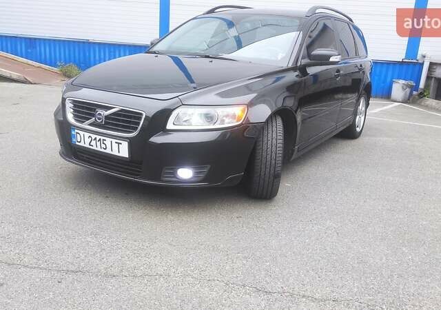 Чорний Вольво V50, об'ємом двигуна 2 л та пробігом 240 тис. км за 8300 $, фото 1 на Automoto.ua