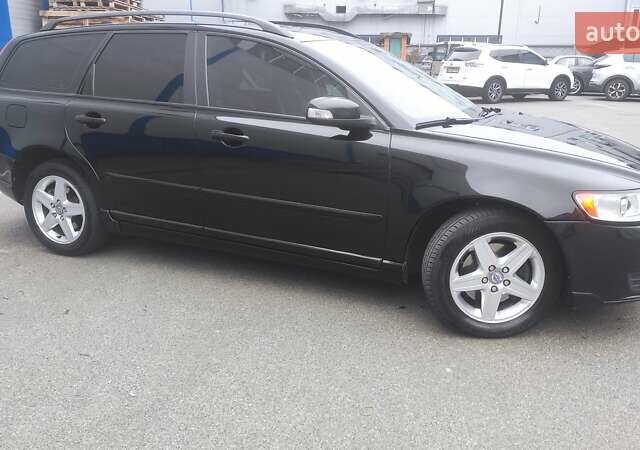 Чорний Вольво V50, об'ємом двигуна 2 л та пробігом 240 тис. км за 8300 $, фото 4 на Automoto.ua