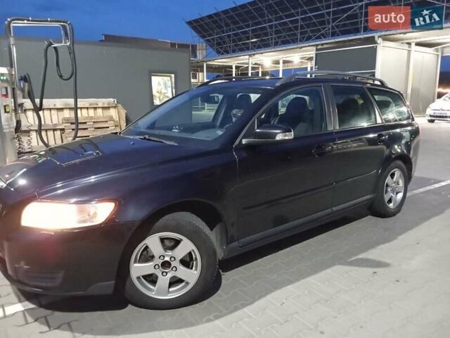 Черный Вольво В50, объемом двигателя 1.56 л и пробегом 261 тыс. км за 7200 $, фото 4 на Automoto.ua