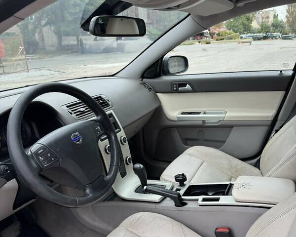 Черный Вольво В50, объемом двигателя 2 л и пробегом 315 тыс. км за 6900 $, фото 9 на Automoto.ua