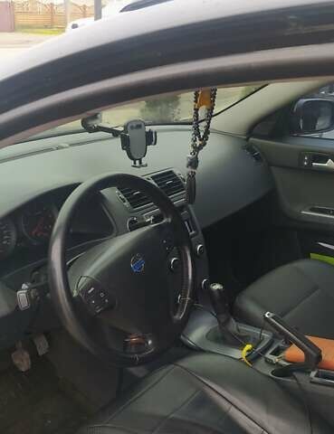 Чорний Вольво V50, об'ємом двигуна 2 л та пробігом 362 тис. км за 6800 $, фото 2 на Automoto.ua