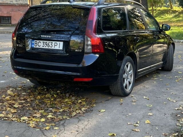 Вольво В50 2008 в Львове на Automoto.ua Черный Вольво В50, объемом двигателя 2 л и пробегом 333 тыс. км за 6400 $, фото 3 на Automoto.ua