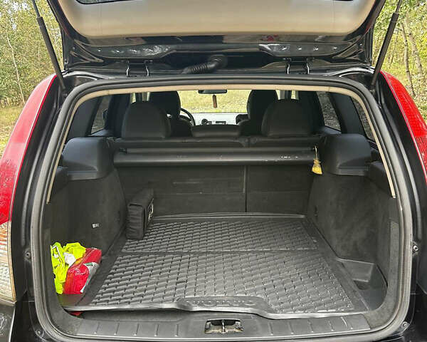 Чорний Вольво V50, об'ємом двигуна 2 л та пробігом 342 тис. км за 7000 $, фото 6 на Automoto.ua