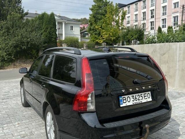 Черный Вольво В50, объемом двигателя 1.6 л и пробегом 307 тыс. км за 6200 $, фото 2 на Automoto.ua