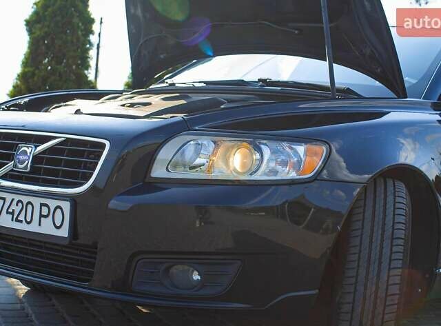 Черный Вольво В50, объемом двигателя 2 л и пробегом 282 тыс. км за 7932 $, фото 37 на Automoto.ua