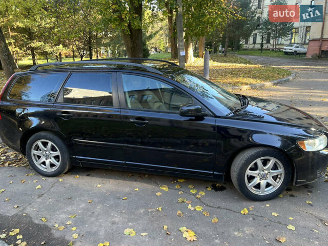 Вольво В50 2008 в Львове на Automoto.ua Черный Вольво В50, объемом двигателя 2 л и пробегом 333 тыс. км за 6400 $, фото 5 на Automoto.ua