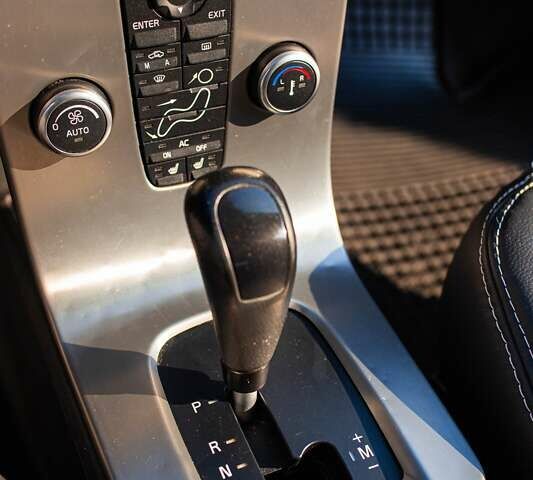 Черный Вольво В50, объемом двигателя 2 л и пробегом 282 тыс. км за 7932 $, фото 33 на Automoto.ua