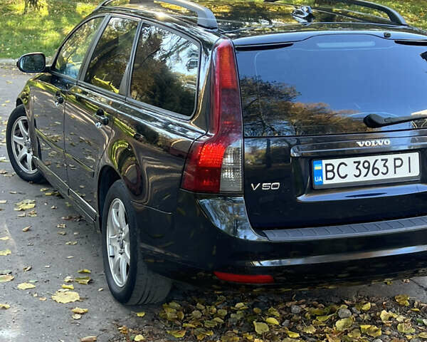 Вольво В50 2008 в Львове на Automoto.ua Черный Вольво В50, объемом двигателя 2 л и пробегом 333 тыс. км за 6400 $, фото 7 на Automoto.ua