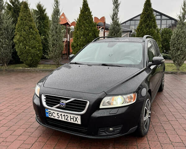 Черный Вольво В50, объемом двигателя 1.6 л и пробегом 324 тыс. км за 5799 $, фото 1 на Automoto.ua
