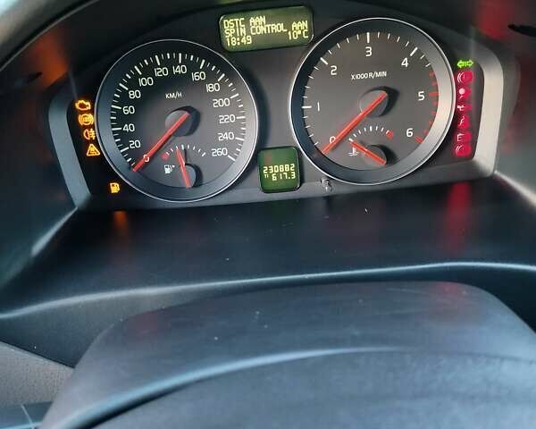 Черный Вольво В50, объемом двигателя 1.56 л и пробегом 231 тыс. км за 5500 $, фото 4 на Automoto.ua