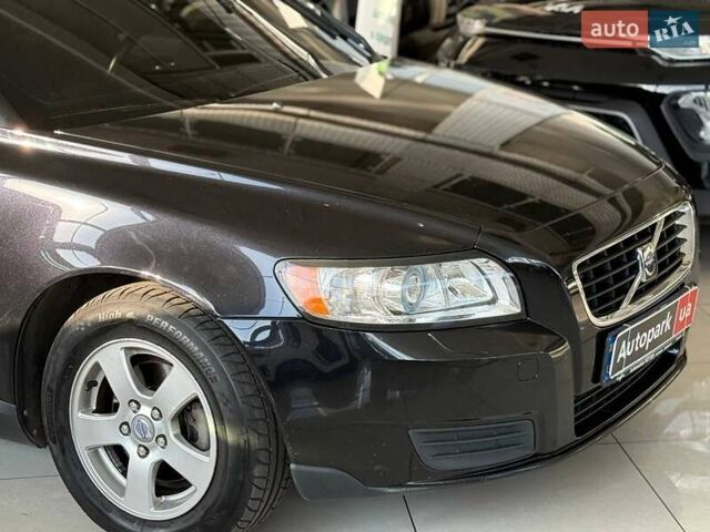 Черный Вольво В50, объемом двигателя 1.6 л и пробегом 265 тыс. км за 6890 $, фото 3 на Automoto.ua