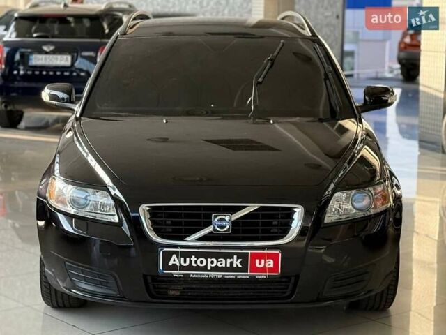 Черный Вольво В50, объемом двигателя 1.6 л и пробегом 265 тыс. км за 6890 $, фото 1 на Automoto.ua