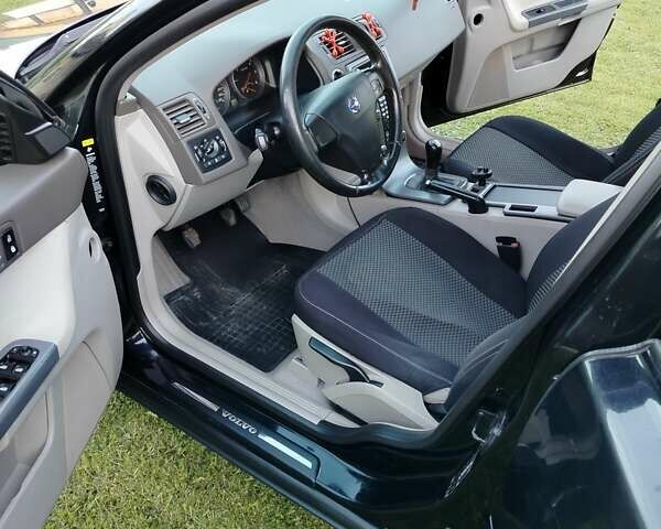 Черный Вольво В50, объемом двигателя 1.56 л и пробегом 231 тыс. км за 5500 $, фото 7 на Automoto.ua