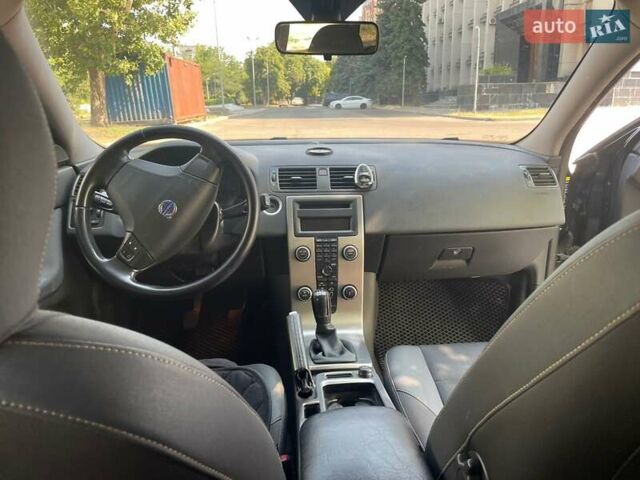 Черный Вольво В50, объемом двигателя 1.56 л и пробегом 265 тыс. км за 7300 $, фото 7 на Automoto.ua