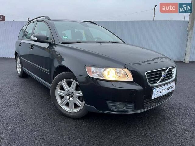 Черный Вольво В50, объемом двигателя 1.56 л и пробегом 292 тыс. км за 5490 $, фото 1 на Automoto.ua