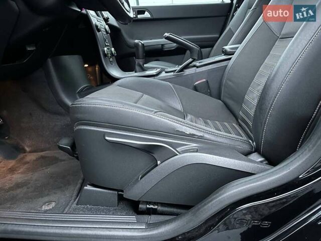 Черный Вольво В50, объемом двигателя 1.56 л и пробегом 292 тыс. км за 5490 $, фото 11 на Automoto.ua