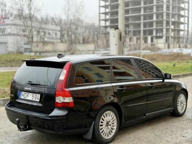 Черный Вольво В50, объемом двигателя 0 л и пробегом 250 тыс. км за 3000 $, фото 3 на Automoto.ua