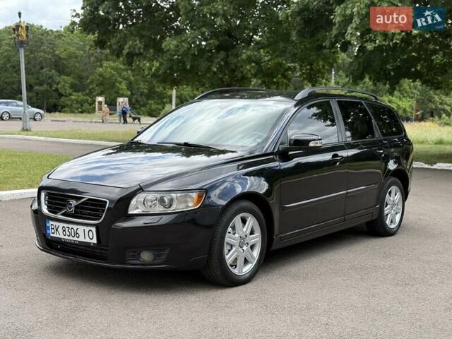 Черный Вольво В50, объемом двигателя 2 л и пробегом 244 тыс. км за 6200 $, фото 3 на Automoto.ua