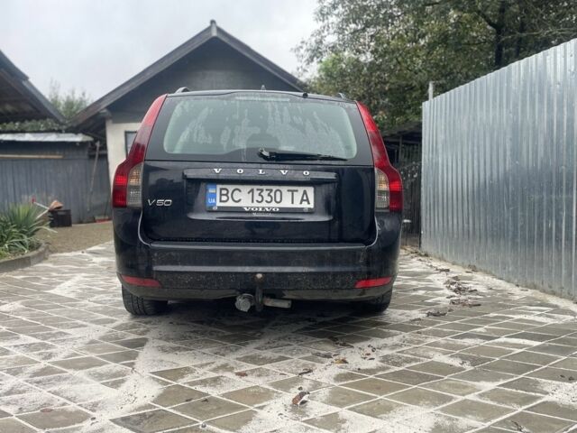Черный Вольво В50, объемом двигателя 1.6 л и пробегом 276 тыс. км за 5300 $, фото 2 на Automoto.ua
