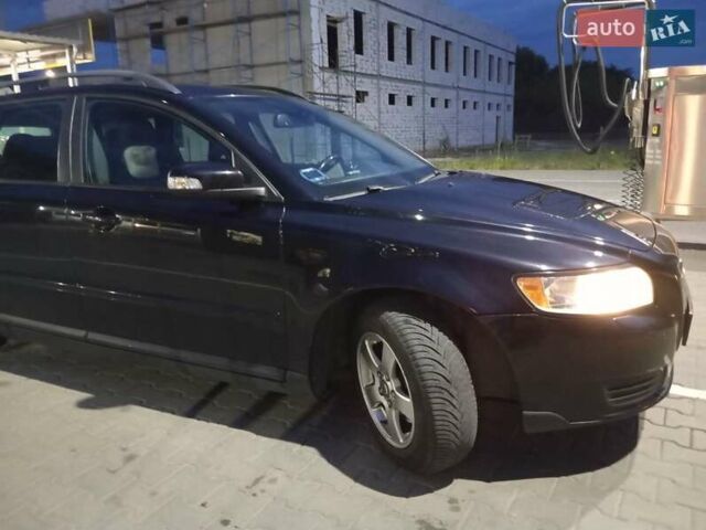 Черный Вольво В50, объемом двигателя 1.56 л и пробегом 261 тыс. км за 7200 $, фото 2 на Automoto.ua