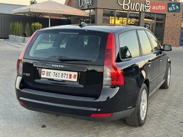 Черный Вольво В50, объемом двигателя 1.8 л и пробегом 243 тыс. км за 6150 $, фото 17 на Automoto.ua
