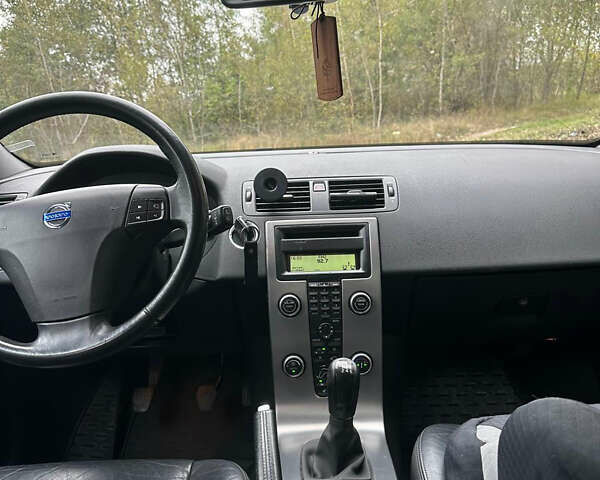 Чорний Вольво V50, об'ємом двигуна 2 л та пробігом 342 тис. км за 7000 $, фото 4 на Automoto.ua