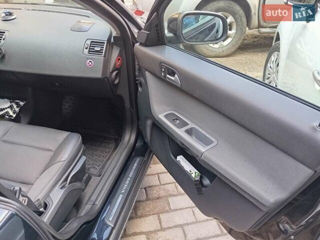 Черный Вольво В50, объемом двигателя 1.56 л и пробегом 261 тыс. км за 7200 $, фото 11 на Automoto.ua