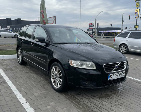 Черный Вольво В50, объемом двигателя 1.6 л и пробегом 322 тыс. км за 4800 $, фото 2 на Automoto.ua