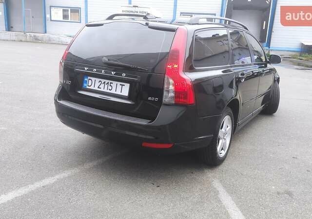 Чорний Вольво V50, об'ємом двигуна 2 л та пробігом 240 тис. км за 8300 $, фото 6 на Automoto.ua