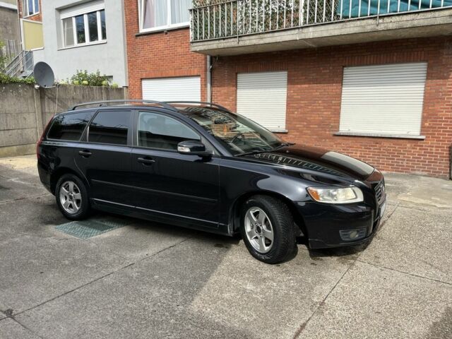 Чорний Вольво V50, об'ємом двигуна 1.6 л та пробігом 348 тис. км за 6100 $, фото 2 на Automoto.ua