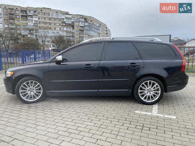 Черный Вольво В50, объемом двигателя 2 л и пробегом 170 тыс. км за 7600 $, фото 4 на Automoto.ua