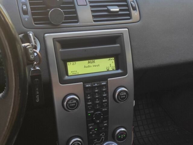 Вольво В50 2008 в Киеве на Automoto.ua Черный Вольво В50, объемом двигателя 2 л и пробегом 240 тыс. км за 8300 $, фото 9 на Automoto.ua