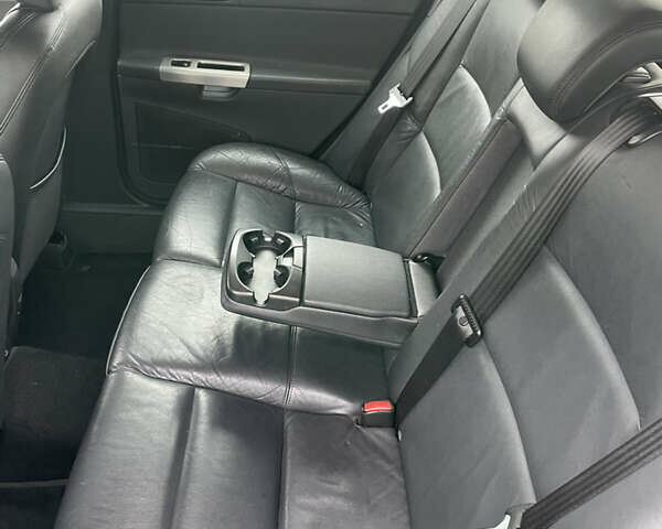 Черный Вольво В50, объемом двигателя 1.6 л и пробегом 322 тыс. км за 4800 $, фото 8 на Automoto.ua