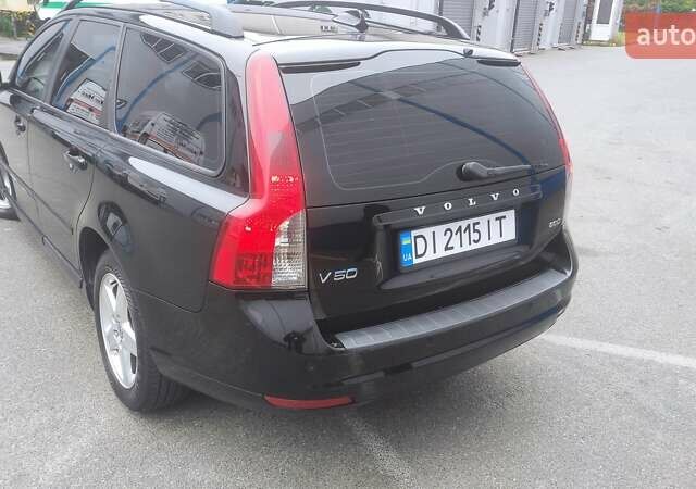 Чорний Вольво V50, об'ємом двигуна 2 л та пробігом 240 тис. км за 8300 $, фото 7 на Automoto.ua