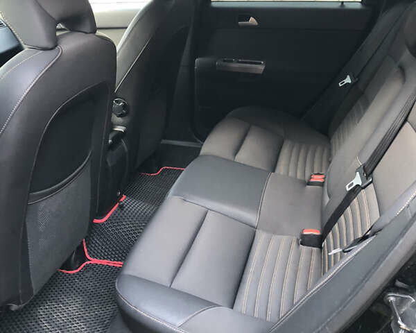 Черный Вольво В50, объемом двигателя 1.56 л и пробегом 310 тыс. км за 5150 $, фото 8 на Automoto.ua