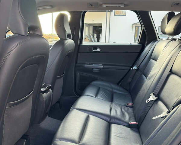 Черный Вольво В50, объемом двигателя 1.6 л и пробегом 223 тыс. км за 6999 $, фото 47 на Automoto.ua