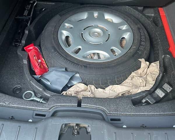 Черный Вольво В50, объемом двигателя 1.56 л и пробегом 265 тыс. км за 7300 $, фото 15 на Automoto.ua