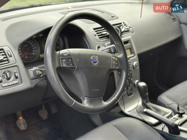 Вольво В50 2008 в Ивано-Франковске на Automoto.ua Черный Вольво В50, объемом двигателя 2 л и пробегом 300 тыс. км за 6500 $, фото 7 на Automoto.ua
