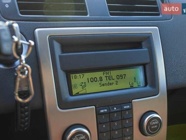 Черный Вольво В50, объемом двигателя 2 л и пробегом 282 тыс. км за 7932 $, фото 42 на Automoto.ua