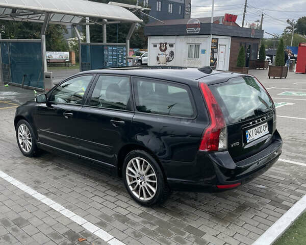 Черный Вольво В50, объемом двигателя 1.6 л и пробегом 322 тыс. км за 4800 $, фото 5 на Automoto.ua