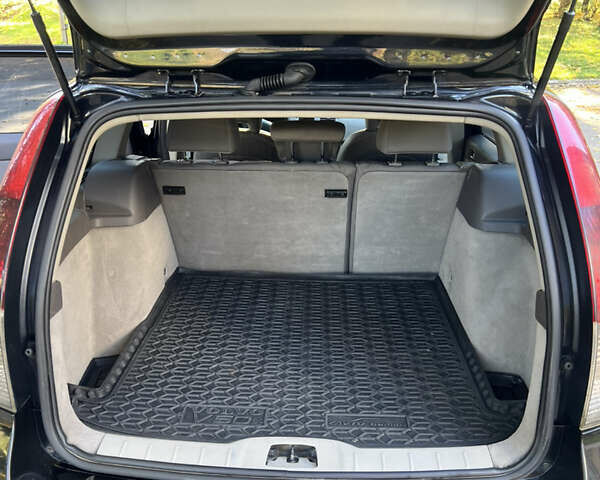 Вольво В50 2008 в Львове на Automoto.ua Черный Вольво В50, объемом двигателя 2 л и пробегом 333 тыс. км за 6400 $, фото 23 на Automoto.ua