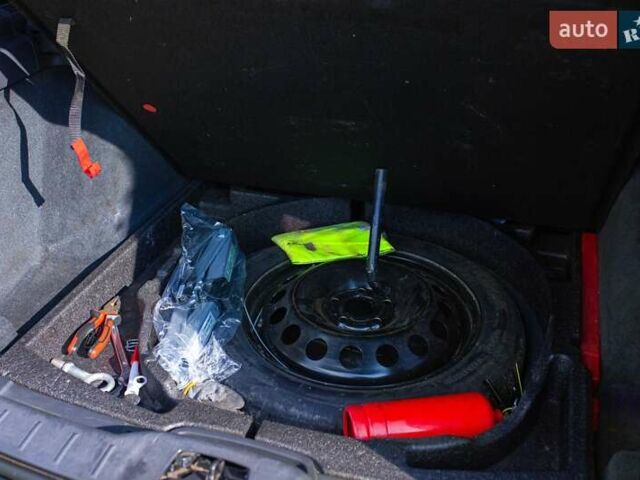 Черный Вольво В50, объемом двигателя 2 л и пробегом 282 тыс. км за 7932 $, фото 26 на Automoto.ua