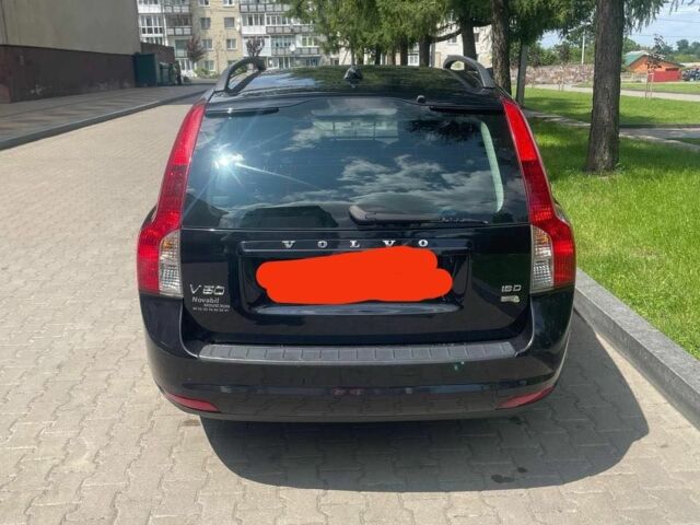 Черный Вольво В50, объемом двигателя 1.6 л и пробегом 220 тыс. км за 6500 $, фото 7 на Automoto.ua