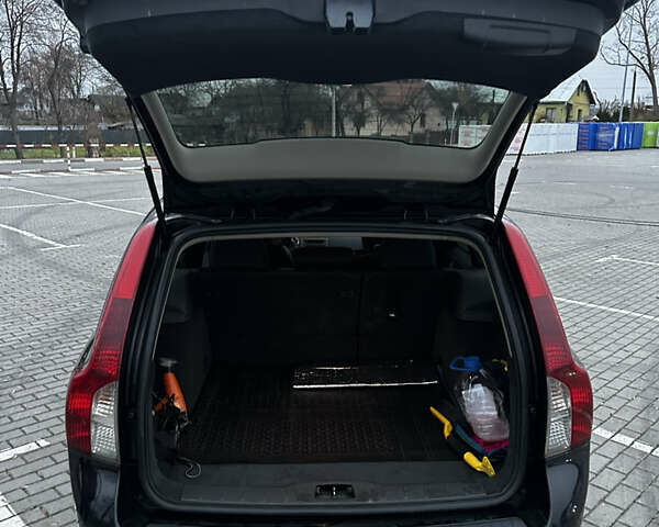 Черный Вольво В50, объемом двигателя 1.56 л и пробегом 282 тыс. км за 5299 $, фото 12 на Automoto.ua